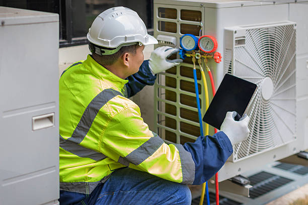 Professional Heat Pump Repair technician working in Causey, NM